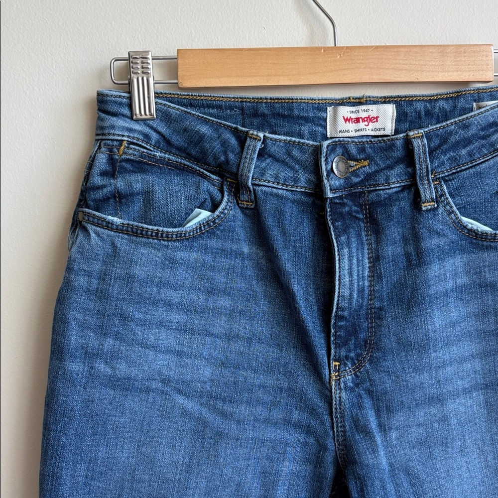 Wrangler High Rise True Straight Crop Jeans - Picture 2 of 4